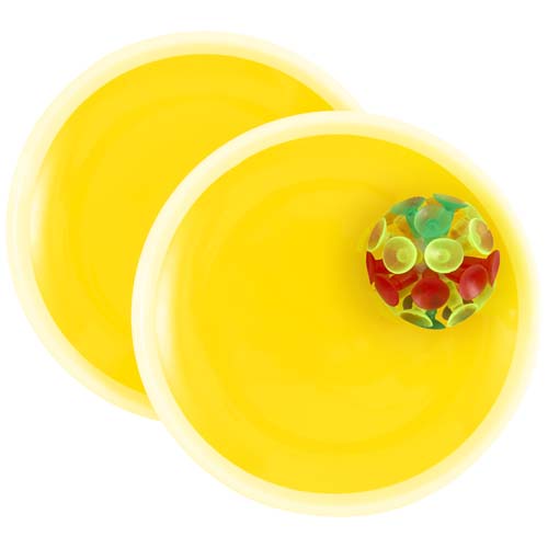 Flicka catch and play ball game